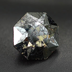 8.82cts Chromite