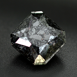 7.89cts Chromite
