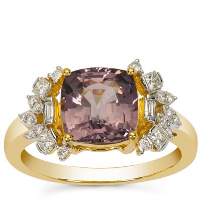 Burmese Spinel Ring with Diamonds in 18K Gold 3.20cts